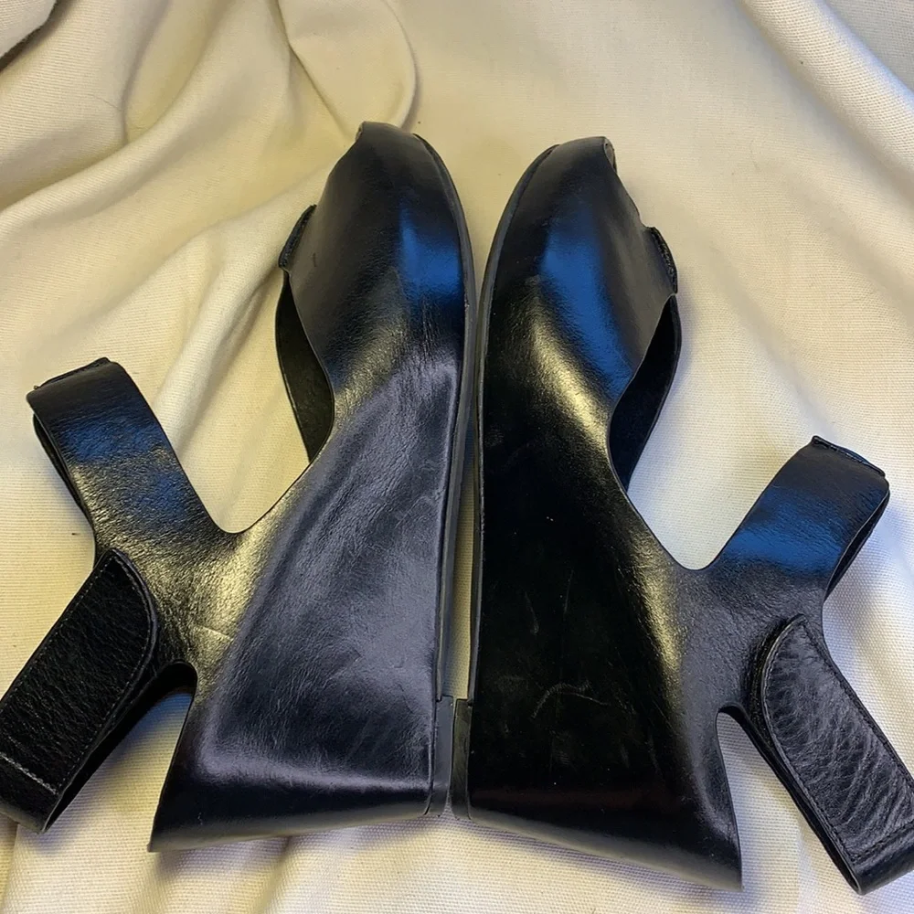 Johnston & Murphy almost NEW leather wedge peeptoe
